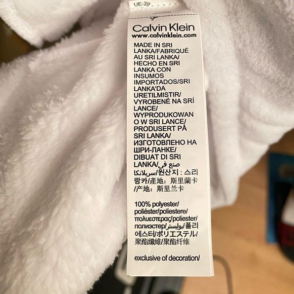 Calvin Klein bath robe - Picture 9 of 16